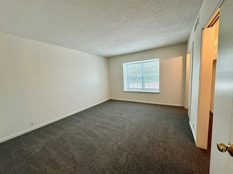 2601 Bellefontaine St #B301 — Photo 21