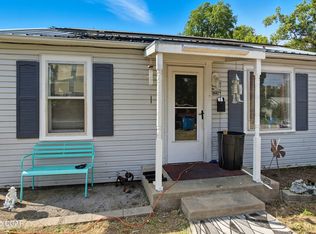 1221 Clinton St, Carthage, MO 64836