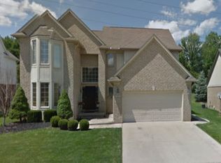57613 Yorkshire Dr, Washington, MI 48094