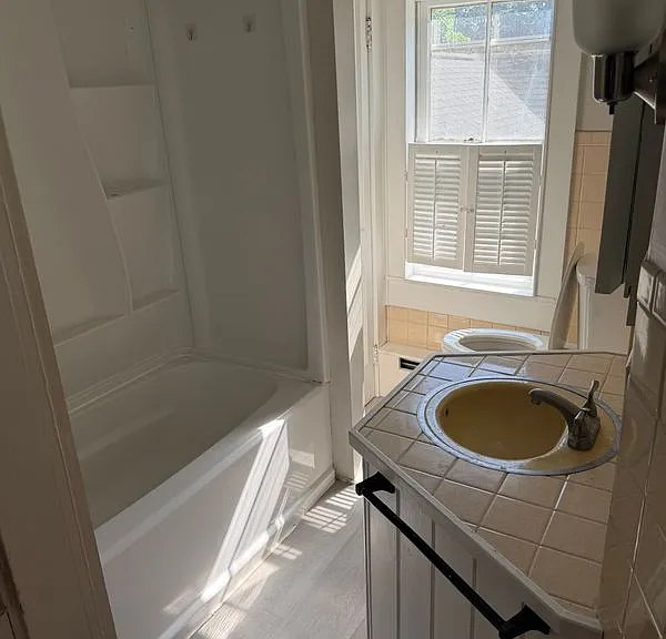 323 Main St #B — Photo 8