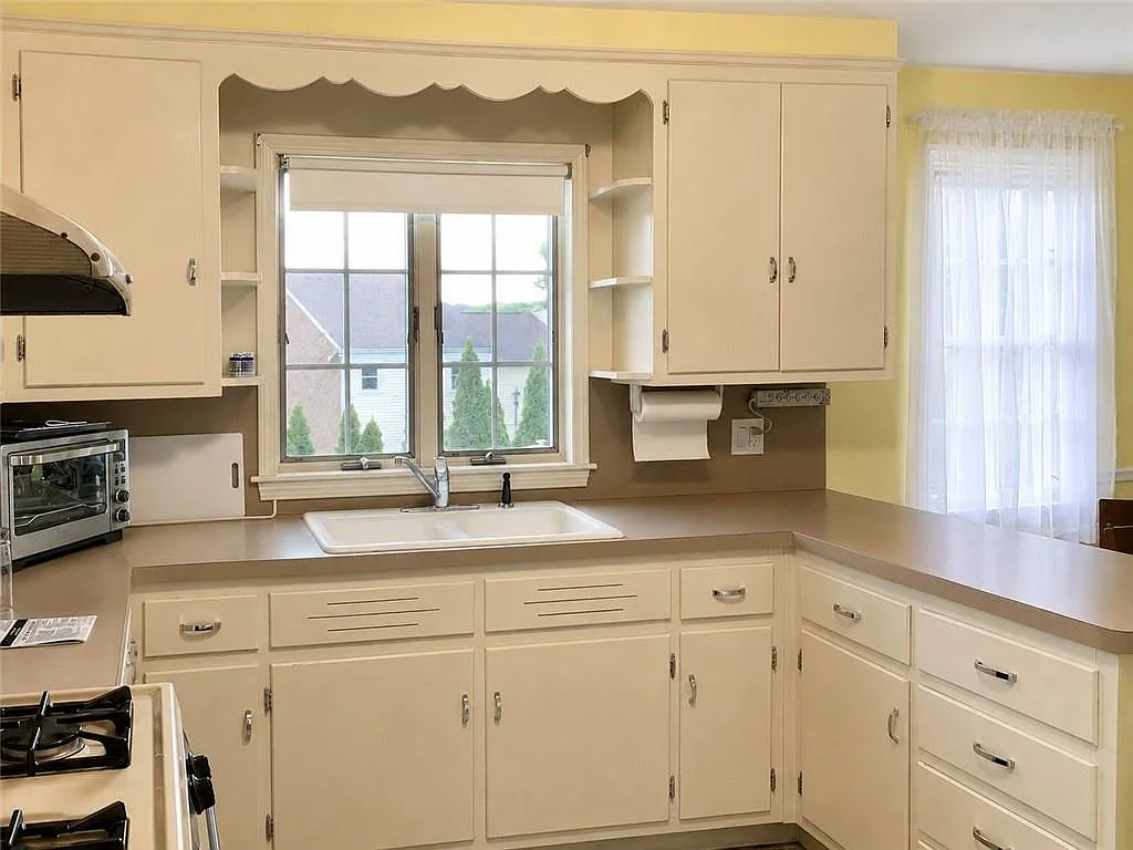 2 bed, 1.0 bath, 1182 sqft, $2,550 — Photo 3