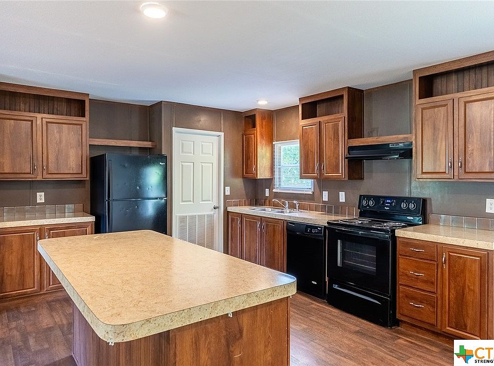 1st image of 558 Woodcreek Cir