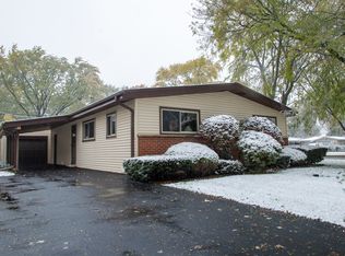 4025 Bluebird Ln, Rolling Meadows, IL 60008