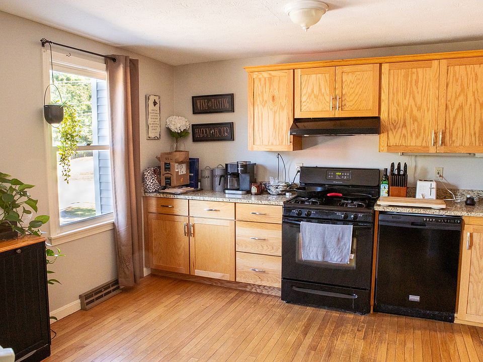 Upgraded cabinets and granite countertops