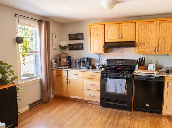 8 Leith Ct, Nashua, NH