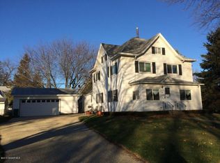 309 2nd St NE, Grand Meadow, MN 55936