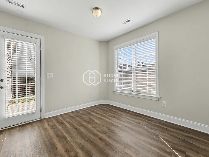 1728 Heisser Ln — Photo 12