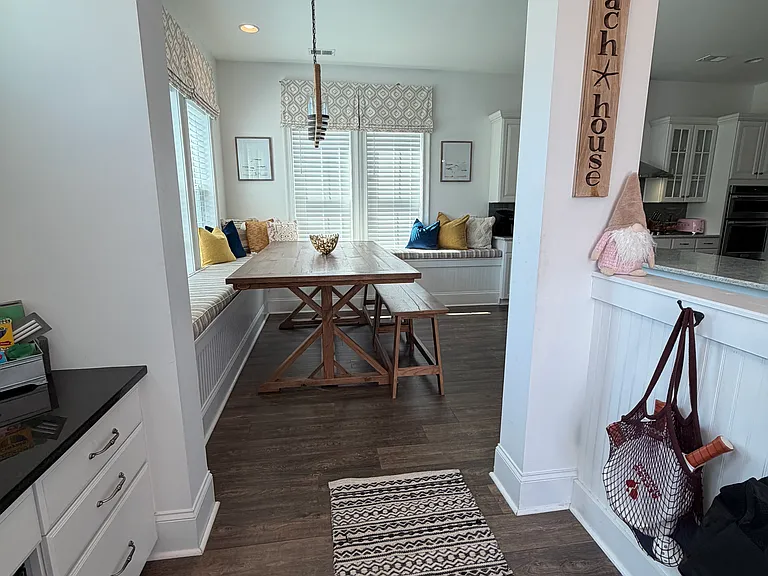 1542 Banning St — Photo 14