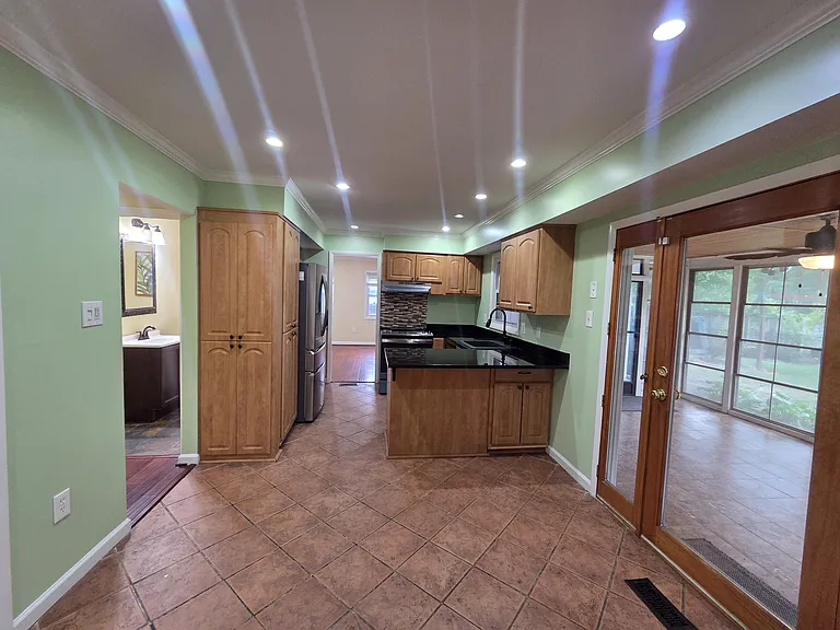 4224 Melville Ln — Photo 12