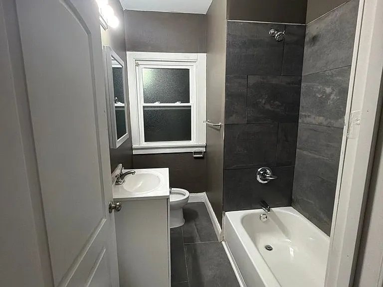 2327 N Main St — Photo 6