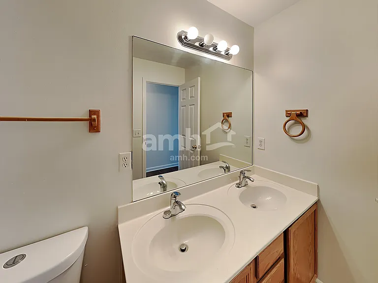 1540 Cardinal Ln — Photo 16