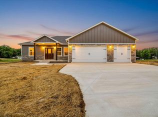 48 SW 160th Rd, Warrensburg, MO 64093