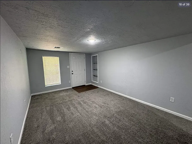 1212 NW Dearborn Ave #2 — Photo 3