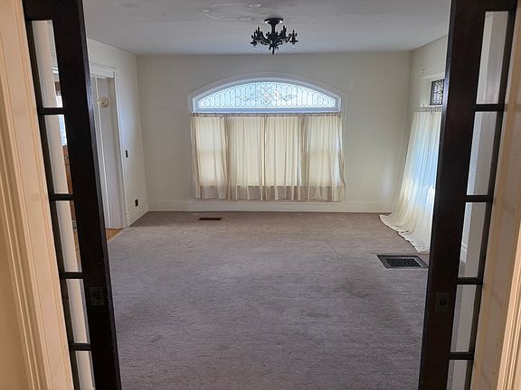 5th image of 103 Bank St Unit 1