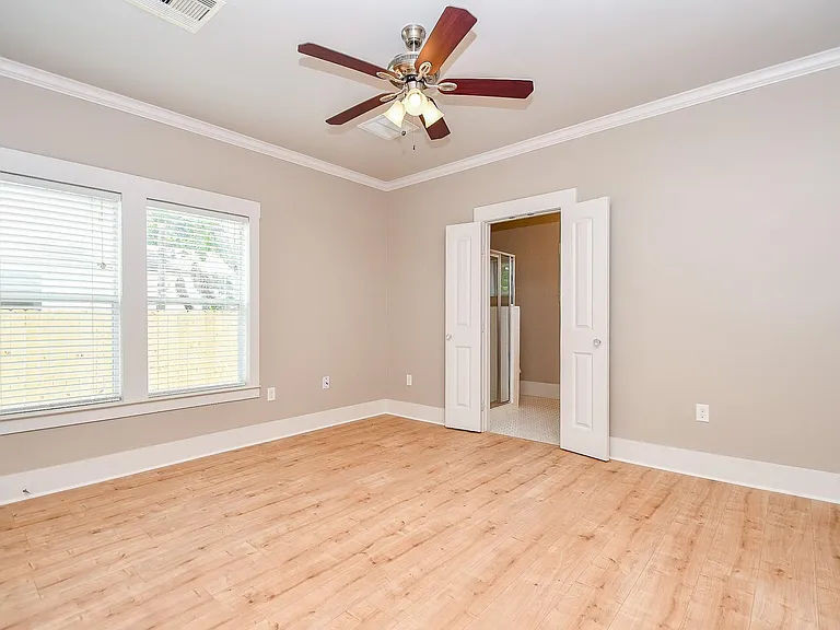 1307 Walton St — Photo 17