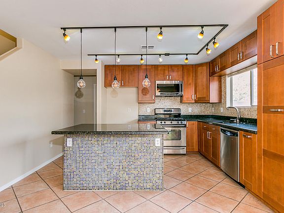 3rd image of 2274 E Peach Tree Dr