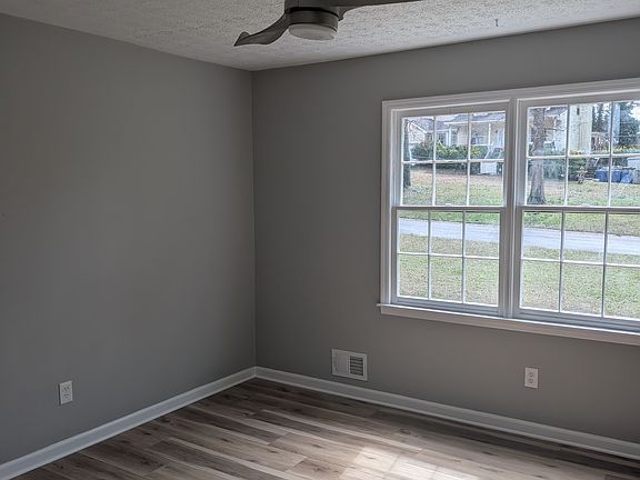 4th image of 7039 Chimney Ridge Dr