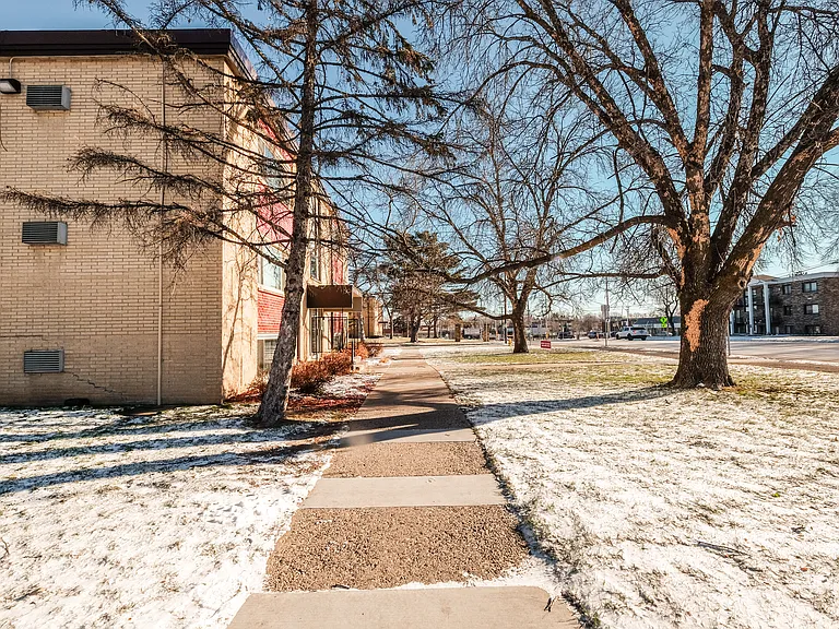 McCarron's View Apartments — Photo 61