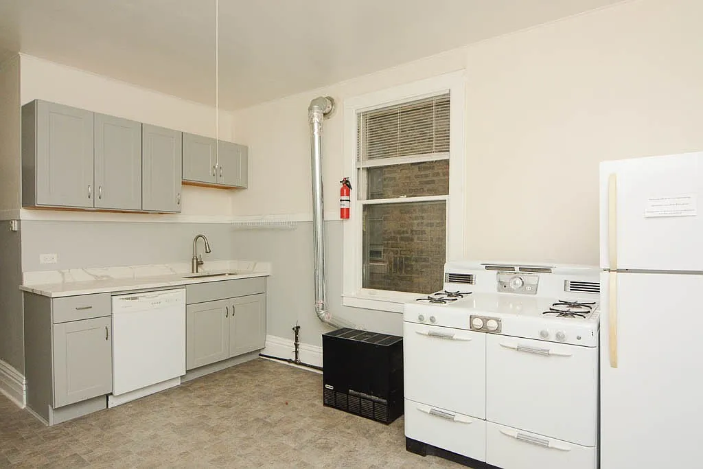 1 bed, 1100 sqft, $2,100 — Photo 2