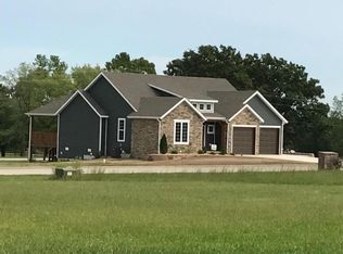 1442 Knightsbridge Rd, Marshfield, MO 65706