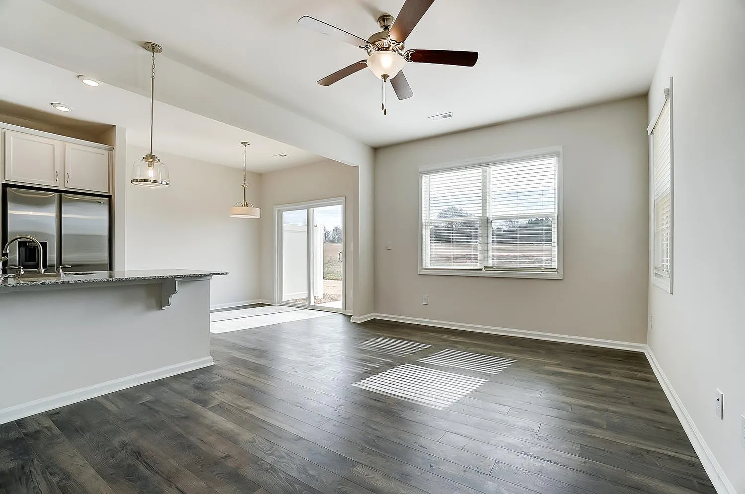 3 bed, 2.5 bath, 1445 sqft, $1,995 — Photo 4