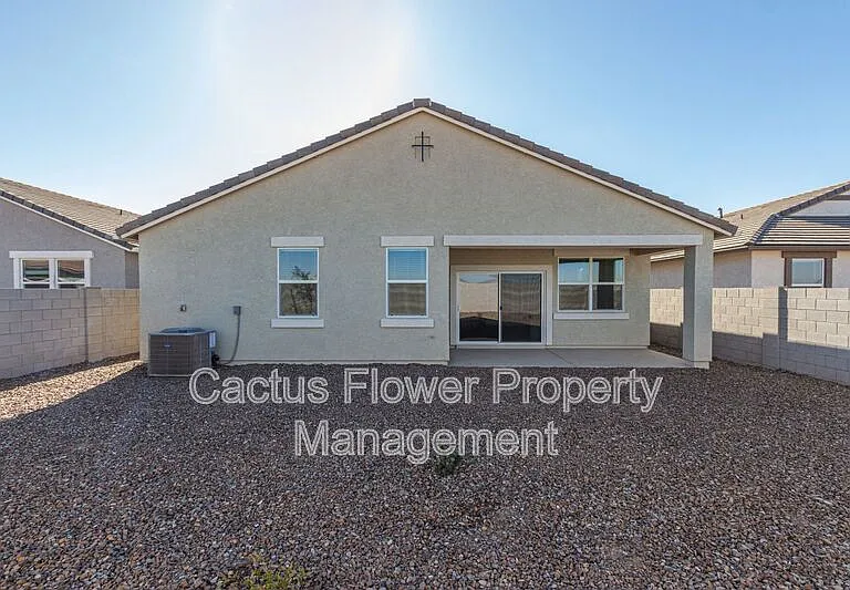 2124 W Sombra Ave — Photo 36