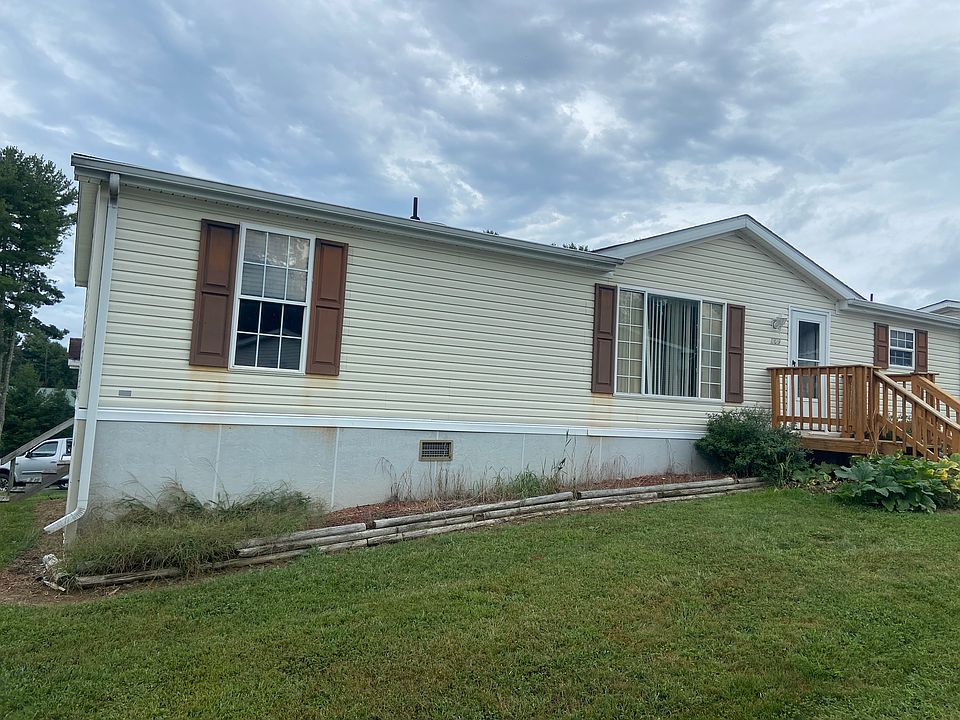 1st image of 209 Silver Fir Ct