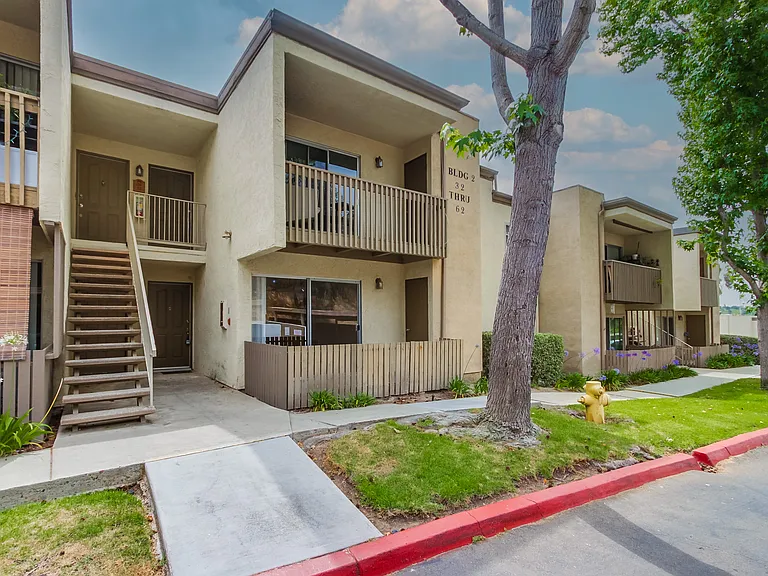 432 Edgehill Ln #33 — Photo 31