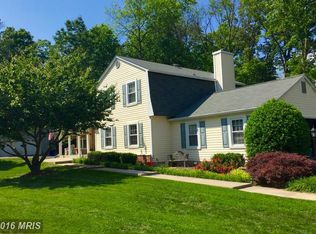 15204 Philip Lee Rd, Chantilly, VA 20151