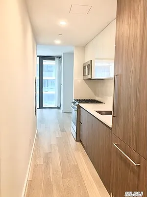 Rented by NYWPG Realty LLC | media 18