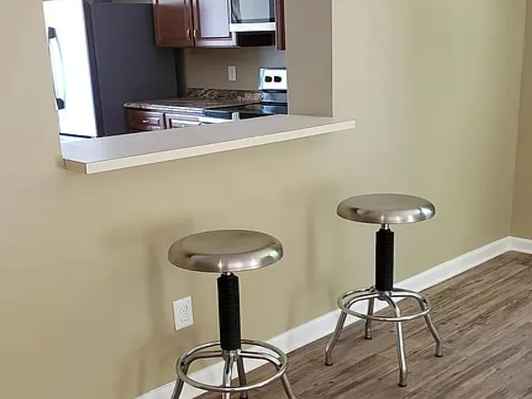1701 Kayla Ct — Photo 8
