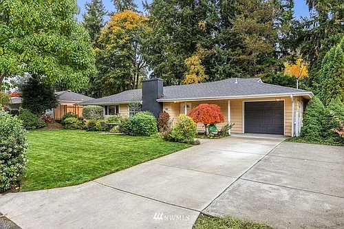 414 165th Ave SE Photo 1