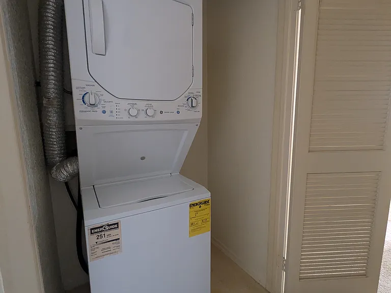 337 N Buena Vista St #202 — Photo 21