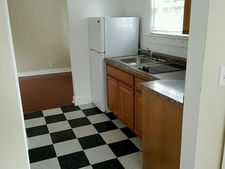 650 Marion St NE #1 — Photo 52