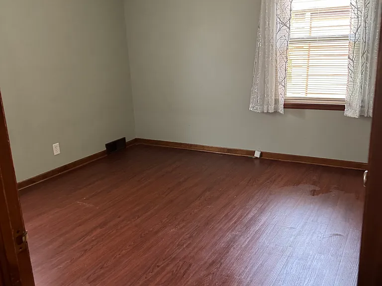 6102 William St — Photo 13