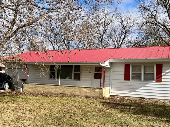 811 2nd St SW, Clarion, IA 50525