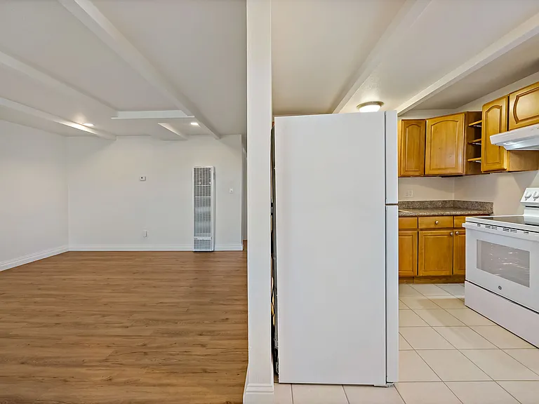 324 S 4th St #326 — Photo 10