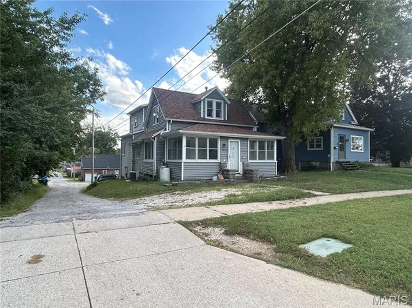 2052 3rd Ave, East Moline, IL 61244