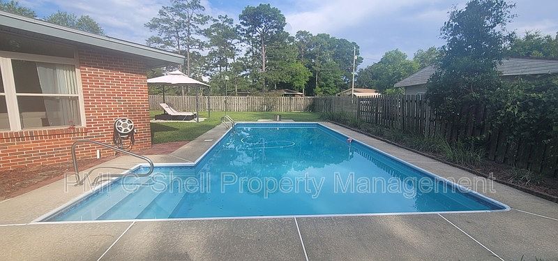 1st image of 6135 Hilltop Dr