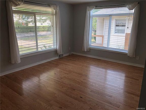 5th image of 3709 Deveaux St