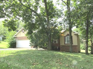 5826 E Rocky Point Ct, Columbia, MO 65202
