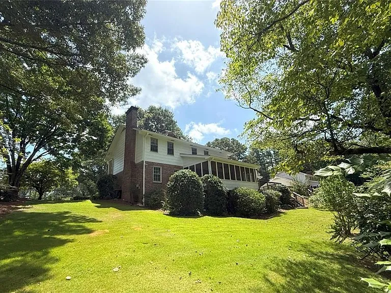 1150 Falstaff Dr — Photo 37