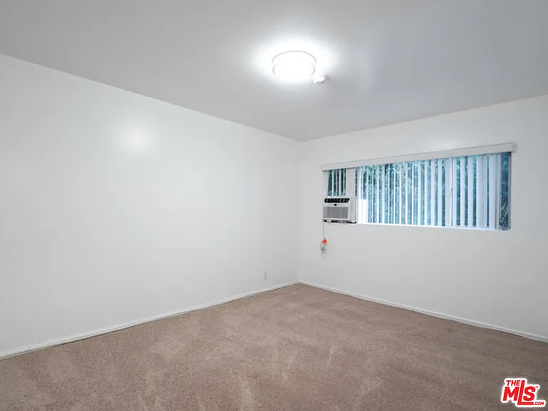 422 Arnaz Dr #7 — Photo 9