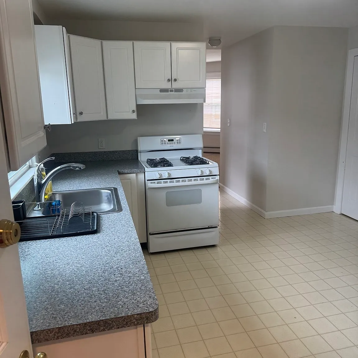 1 bed, 1.0 bath, 650 sqft, $2,000 — Photo 1
