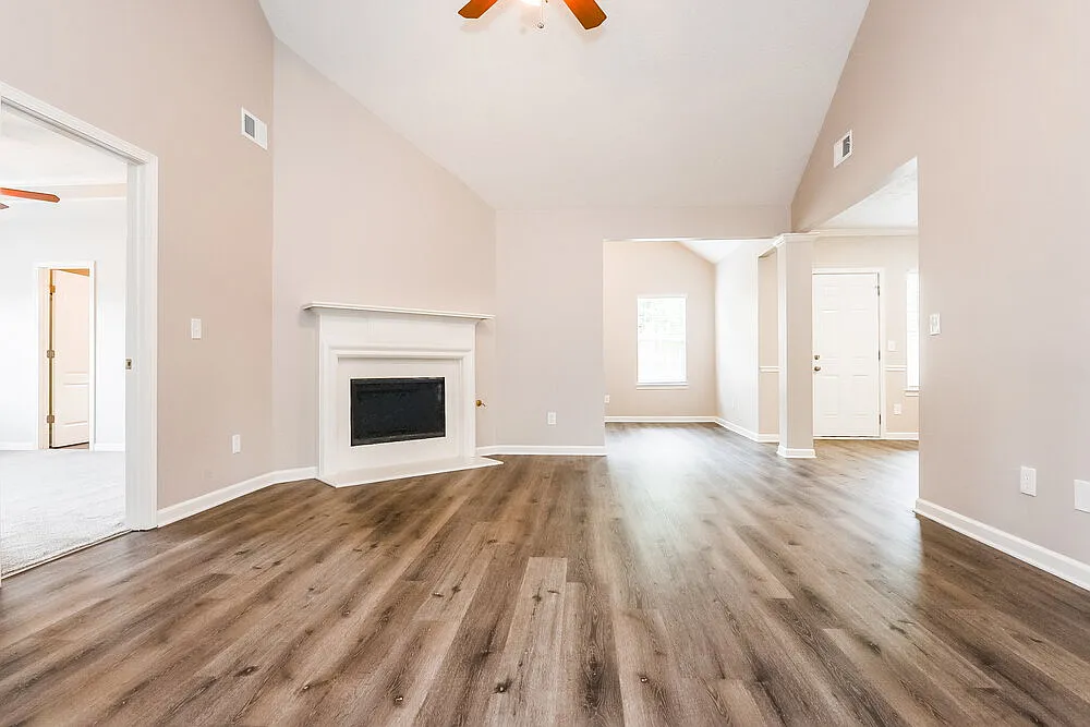 3 bed, 2.0 bath, 1578 sqft, $1,995 — Photo 4