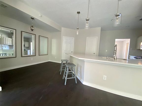 5th image of 1307 Meadowbrook Dr