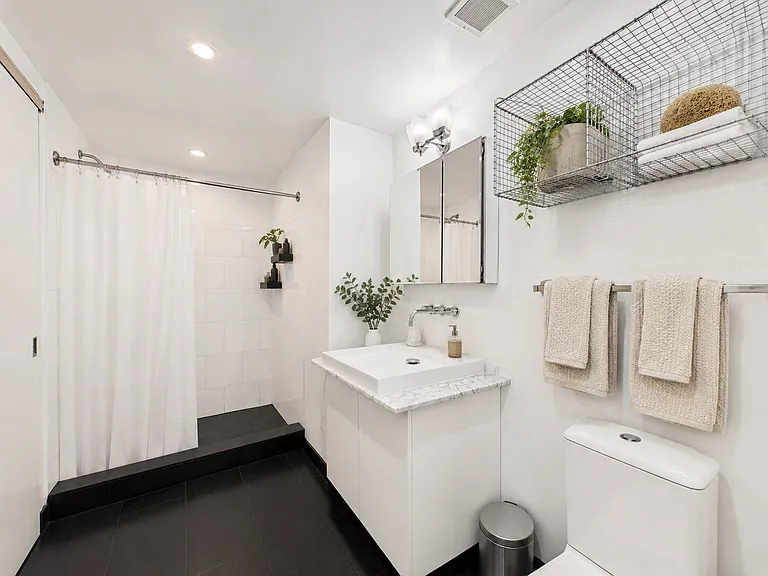 212 Brown St — Photo 14