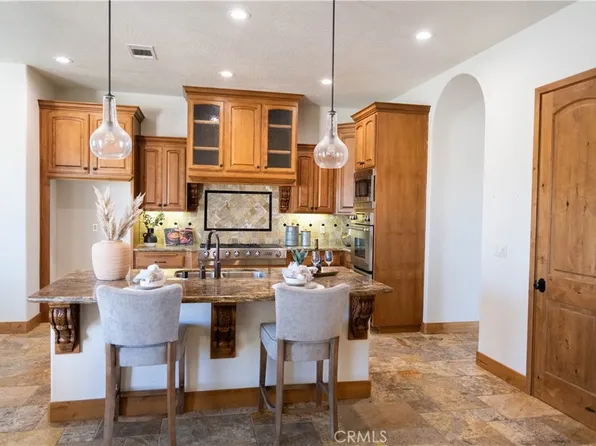 11173 Lindsay Ln, Apple Valley, CA 92308
