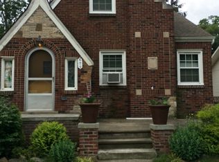 609 Catalpa Dr, Royal Oak, MI