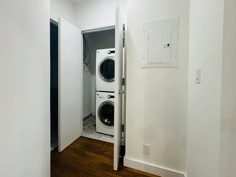 689 Leonard St #2F — Photo 10